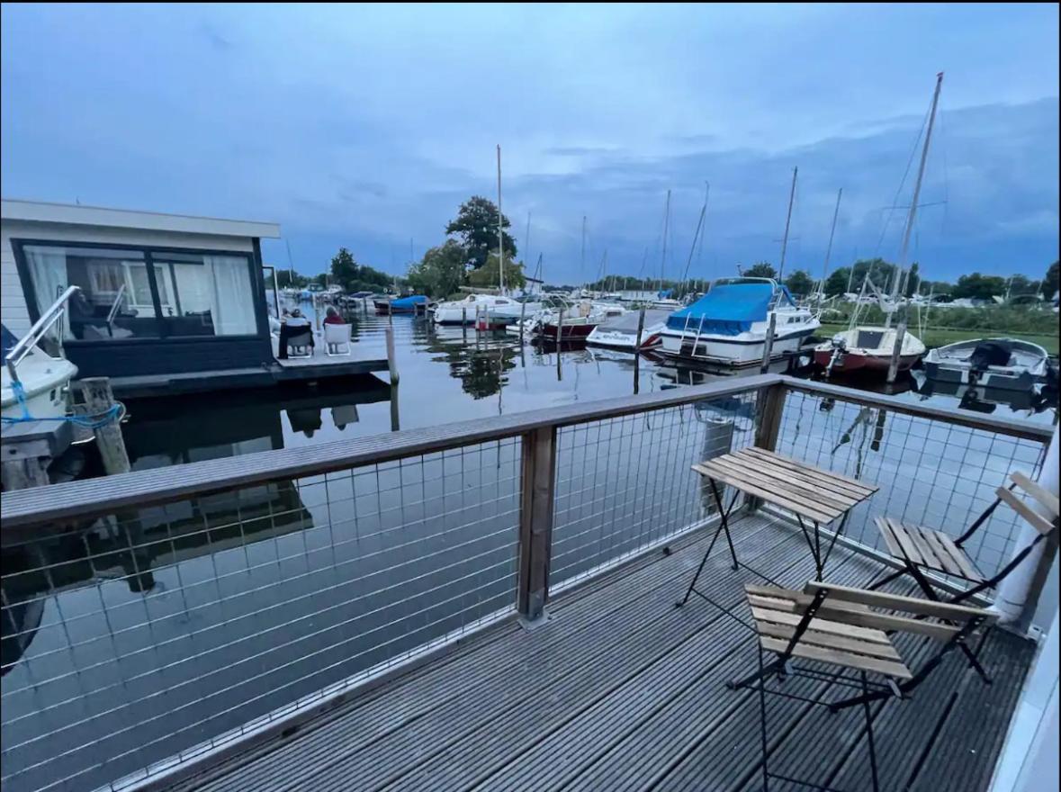 アールスメールAmsterdam Boathouseアパートメント エクステリア 写真